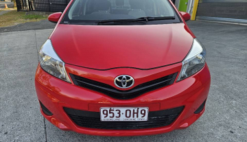 2013 Toyota yaris yr 5 door automatic3.jpg